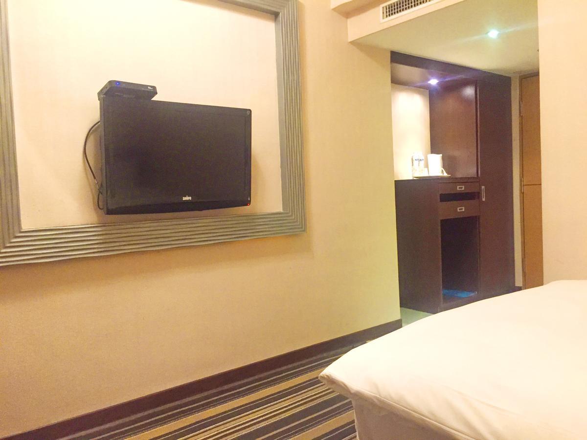 Country Garden Hotel Цзяи Экстерьер фото